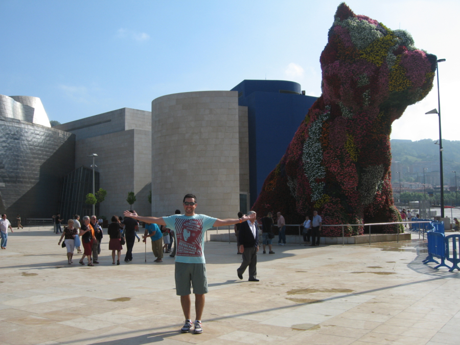 Jeff Koon Puppy at Guggenheim Bilbao - August 2009